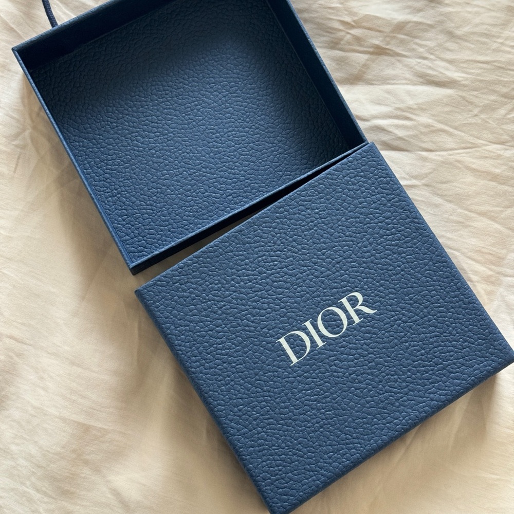 Dior gift box - Picture 3 of 8